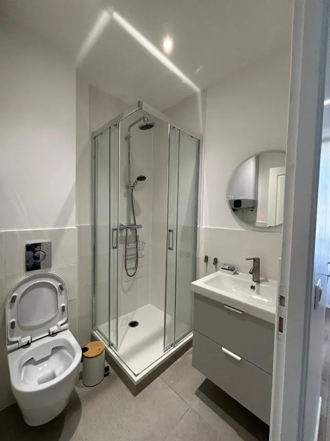 Apartment Le Joli Appartement - Parking Gratuit, Wifi, Rer C Choisy-Le-Roi