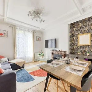  Apartamento Proche Paris, Gare Rer C A 2 Min A Pieds, Notre Dame A 15min, Parking Prive Et Traveller Awards 2025