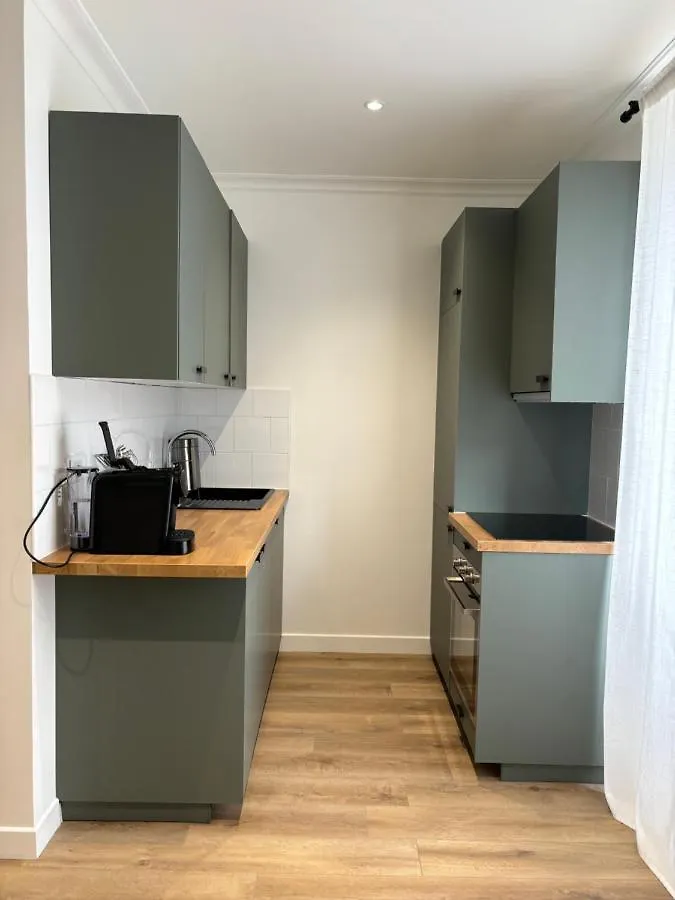 Le Joli Appartement - Parking Gratuit, Wifi, Rer C Choisy-Le-Roi 0*,  France